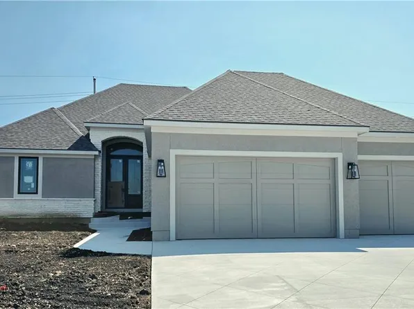 10301 W 151st Pl, Overland Park, KS 66221
