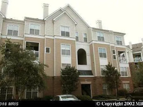 2203 Westcourt Ln APT 304, Herndon, VA 20170