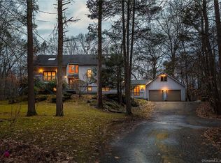 736 W Lake Ave, Guilford, CT 06437