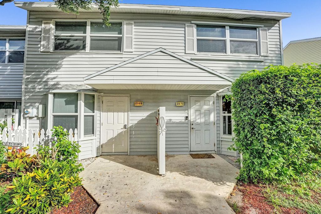 2571 NE 15th St, Pompano Beach