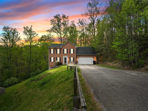 7607 Peebles Ln, Roanoke, VA 24018