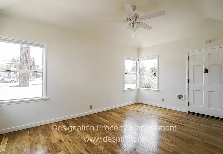 4619 1/2 Eagle Rock Blvd — Photo 7