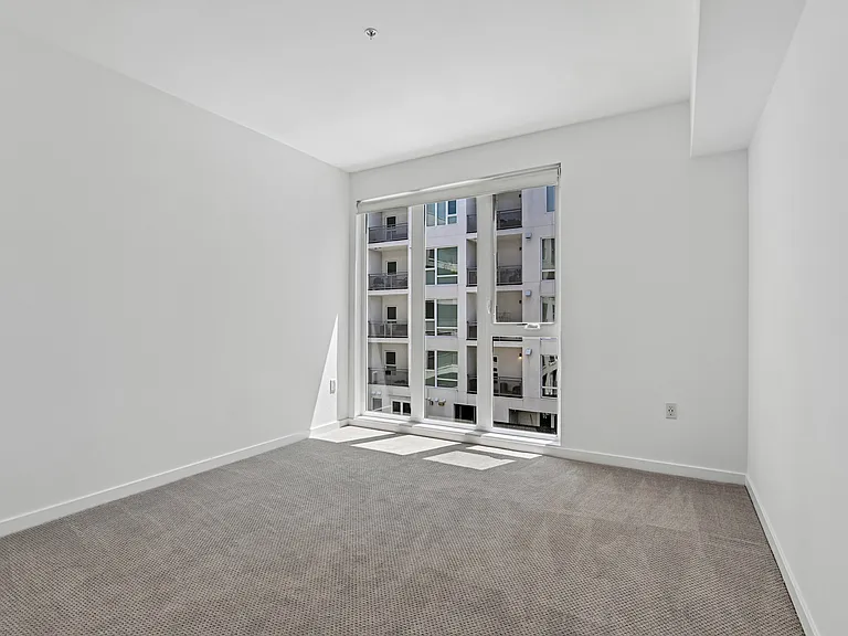 Onyx Glendale — Photo 34