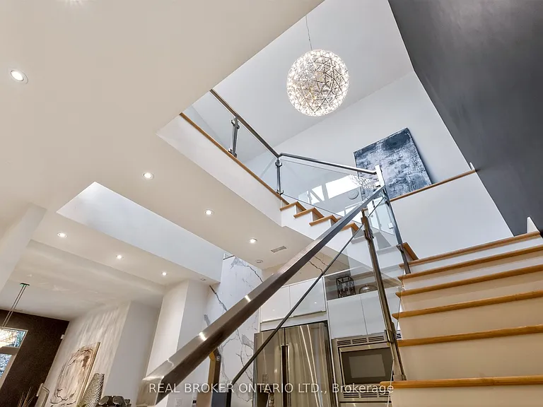 88 Kingsway Way — Photo 15