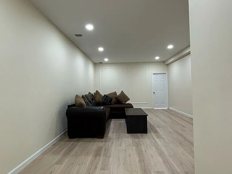 24820 Jericho Tpke #2B — Photo 9
