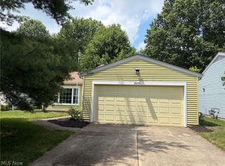26150 Raintree Blvd, Olmsted Falls, OH 44138