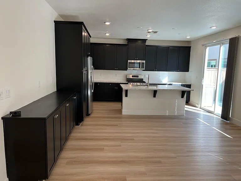 3554 Nuestra Ave — Photo 4