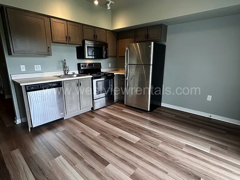 203 E Laurel St — Photo 308