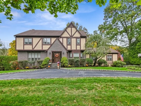 6 Lee Way, Oakland Boro, NJ 07436