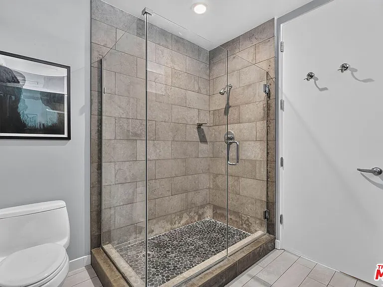 2120 Narcissus Ct — Photo 29
