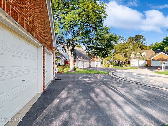 3rd image of 765 Sussex Corner Ln