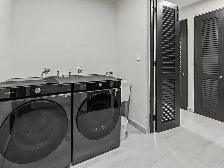 86 Lakeside Villas A B2 — Photo 16