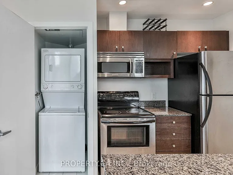 208 Queens Quay W #3112 — Photo 6