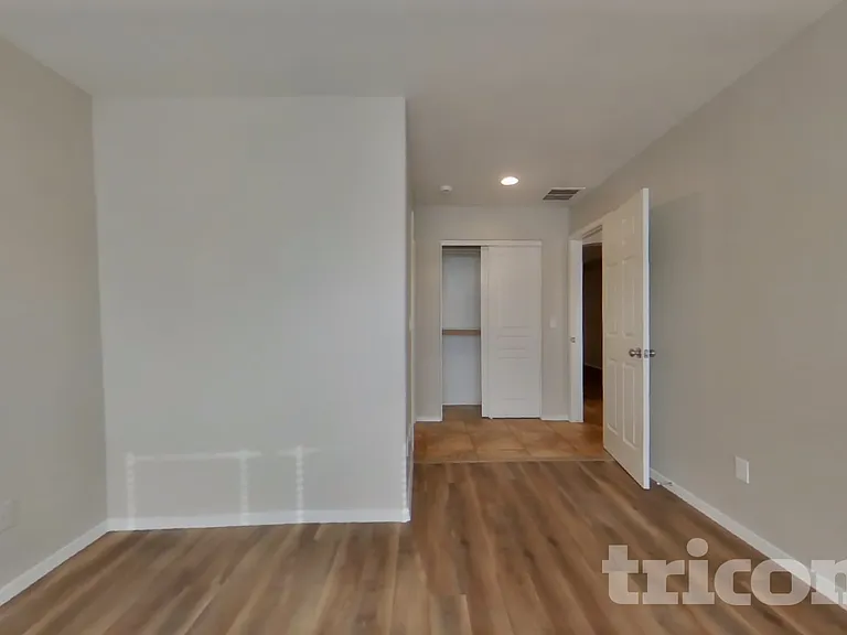 3624 S 71st Dr — Photo 9