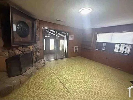 3 bed, $1,200 — Photo 3
