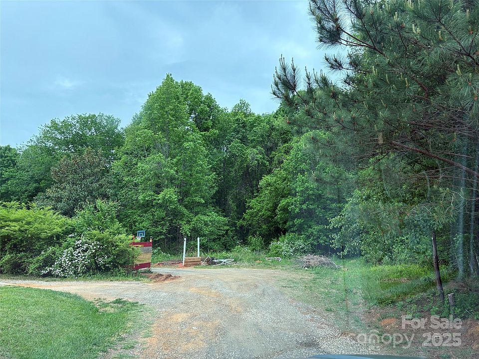 2nd image of 17022 Oak Breeze Cir