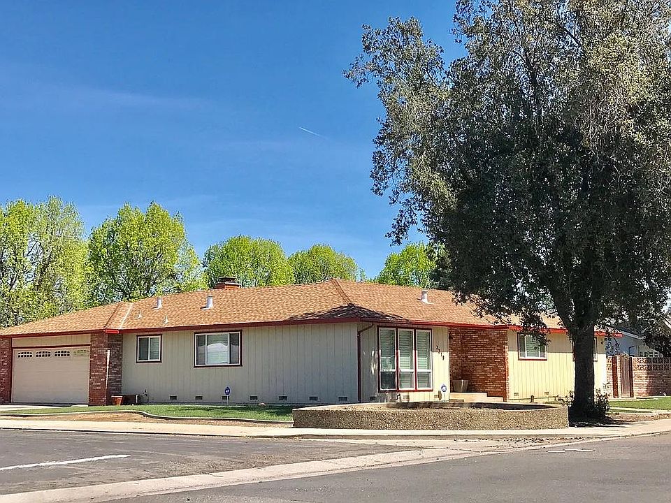 Large corner lot
