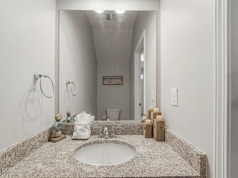 1883 Pointe Dr — Photo 5