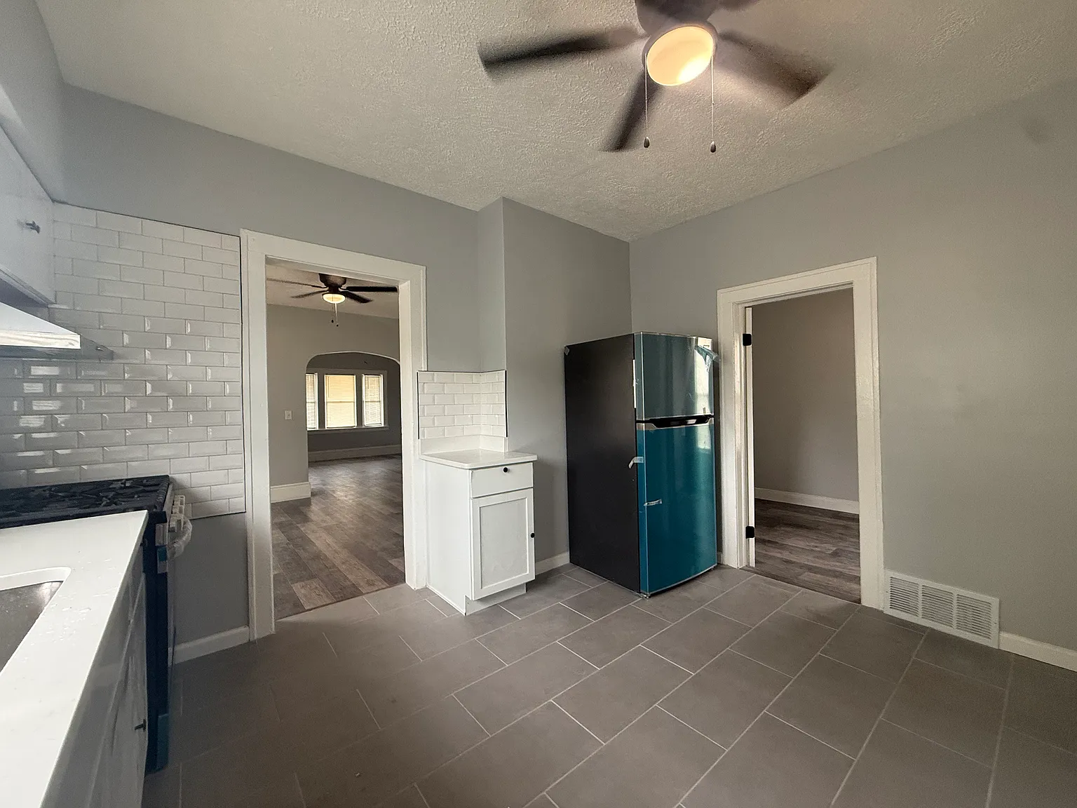 3 bed, 968 sqft, $1,500 — Photo 4