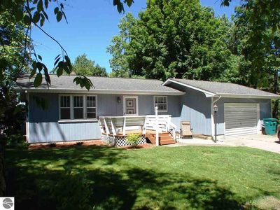 213 N 2nd St, Edmore, MI, 48829