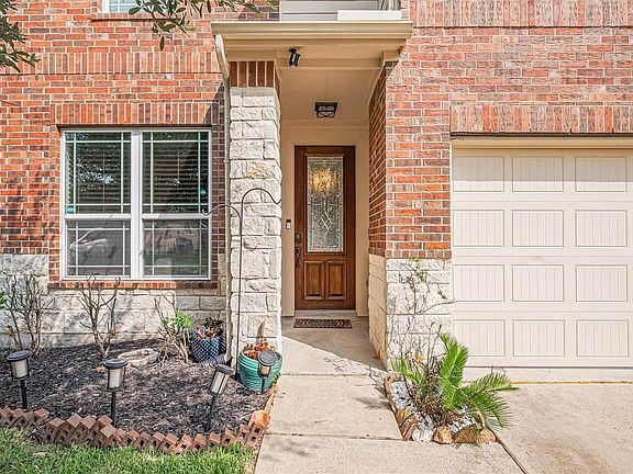 2nd image of 24411 Lakecrest Town Dr