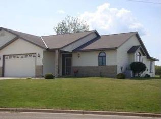 1802 Lavender Dr, Faribault, MN 55021