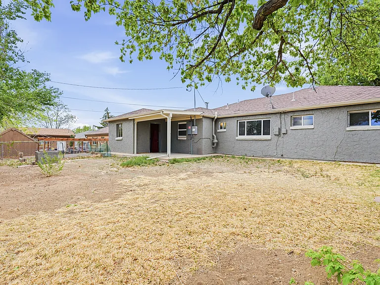 9370 Lilly Ct — Photo 12