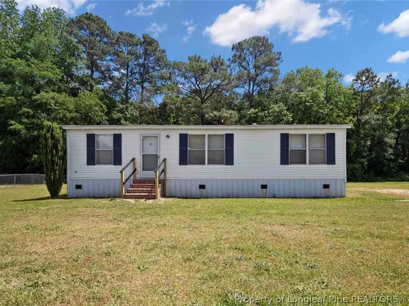 160 Cameo Ln, Parkton, NC 28371