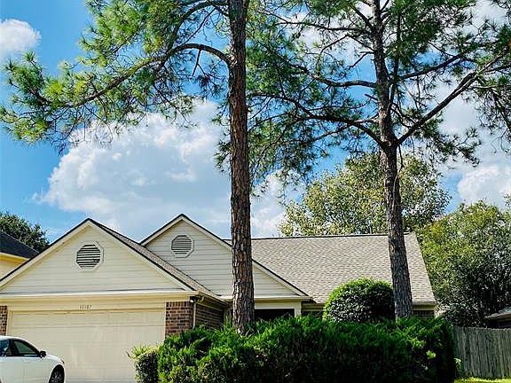 3rd image of 18107 Holly Green Dr