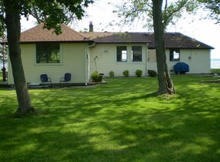 249 Old Trail Dr, Houghton Lake, MI 48629