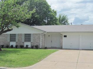 6166 Sandra Dr, Fort Worth, TX 76133