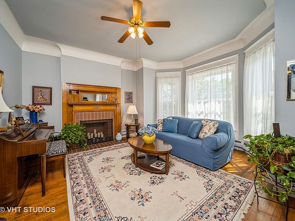 3rd image of 3410 S Calumet Ave APT 3