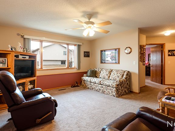 4th image of 705 Bridgeport Dr