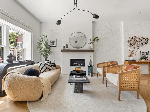 1069 Lincoln Place image 1 of 19