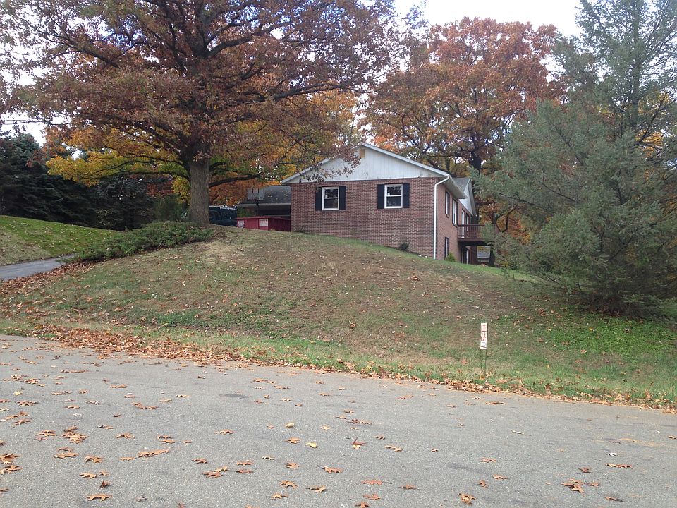 2nd image of 22 Golf View Dr