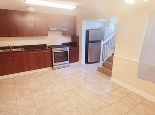 629 Waukegan Rd #B, Deerfield, IL 60015