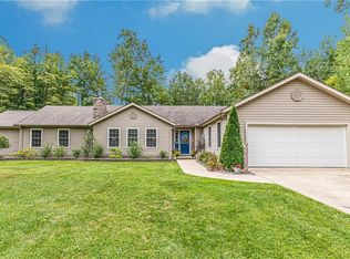 2122 Morning Star Dr, Roaming Shores, OH 44084