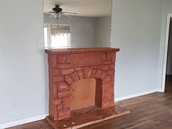 2nd image of 1916 N Parkway St