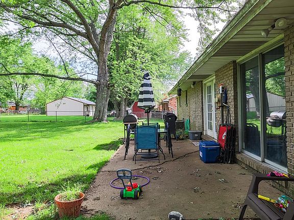 5th image of 7640-7642 Rosewood Dr