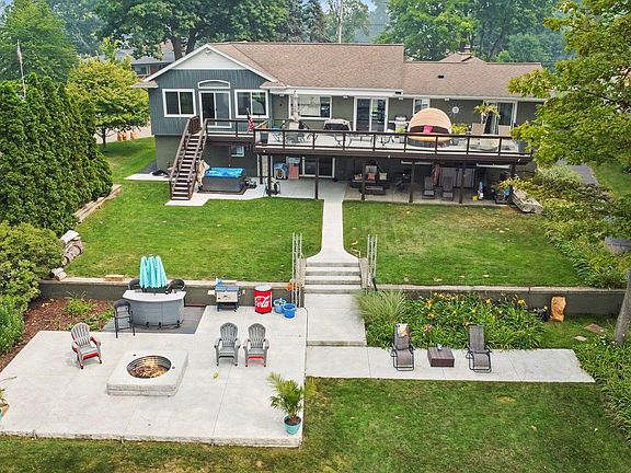 3rd image of 3233 Shawnee Ln