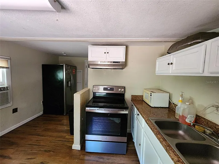 1623 SE 3rd Ave — Photo 13