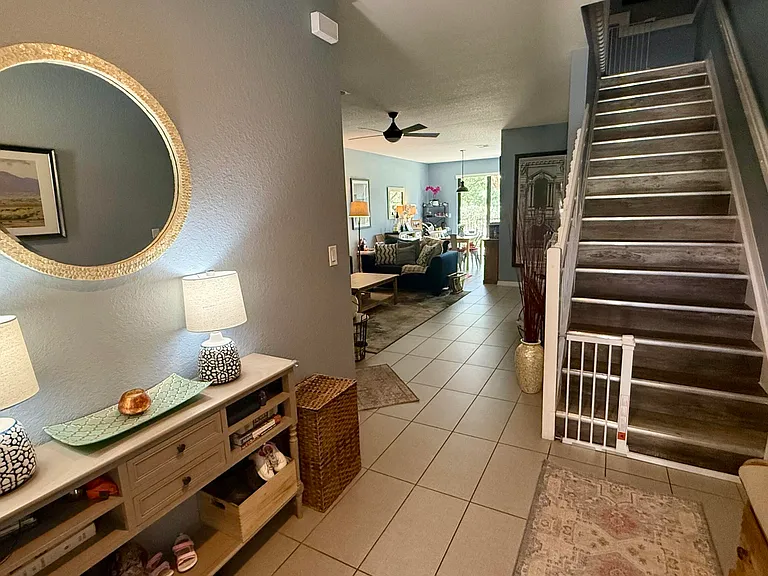 3332 NW 10th Ave — Photo 3