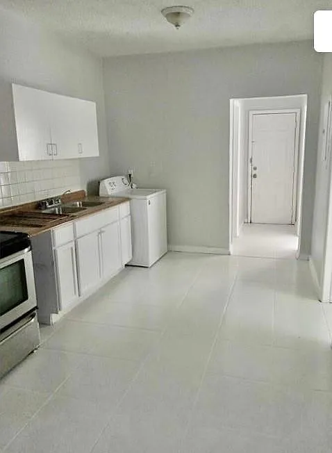 3 bed, 1.0 bath, 900 sqft, $2,250 — Photo 2