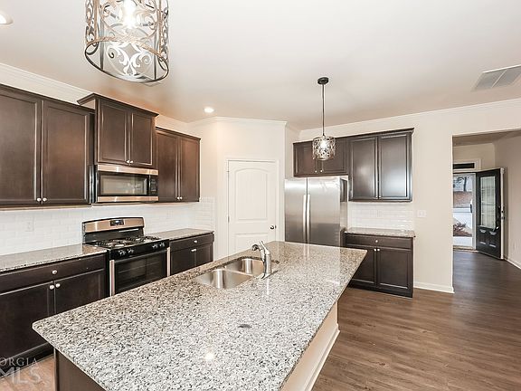 2nd image of 1075 Shadow Glen Dr
