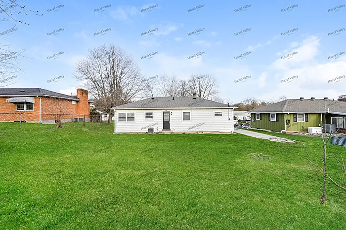 302 Fulton Ln