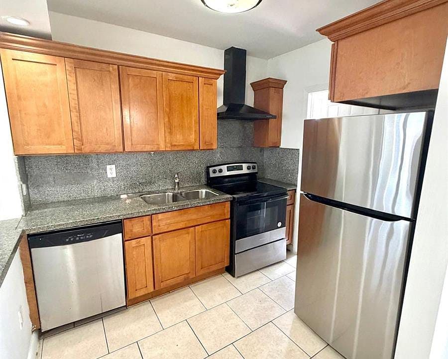 1st image of 1760 Calais Dr #A