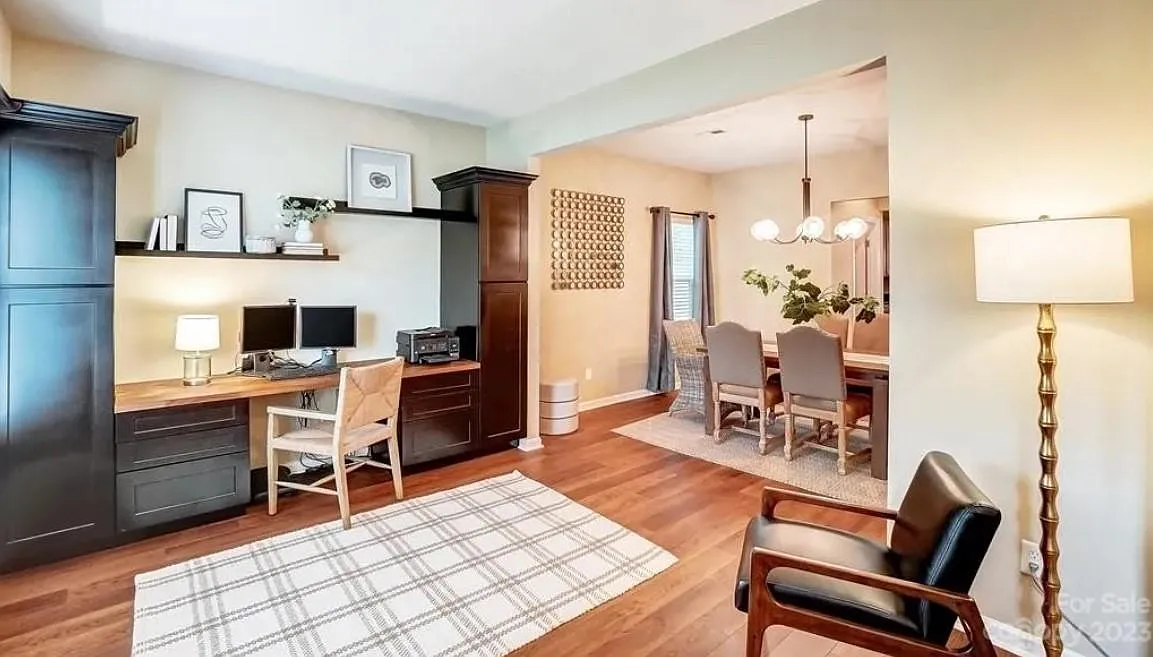 4 bed, 2943 sqft, $2,800 — Photo 2