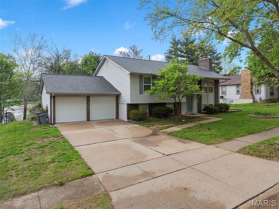 2nd image of 1627 Prestonpark Ln