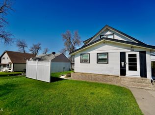 910 6th Ave SE, Jamestown, ND 58401