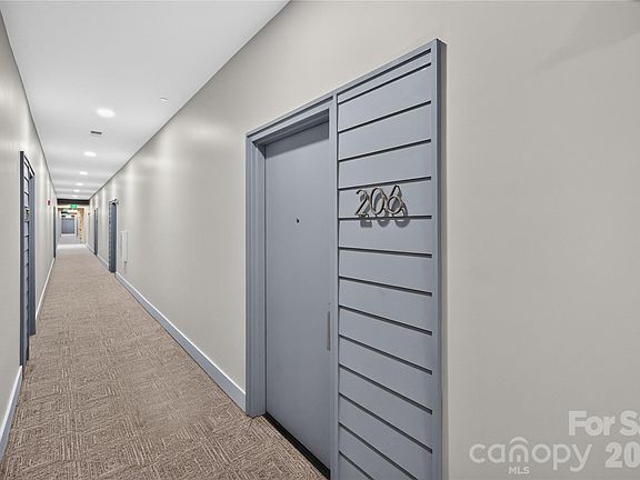 2nd image of 2401 Euclid Ave Unit 206